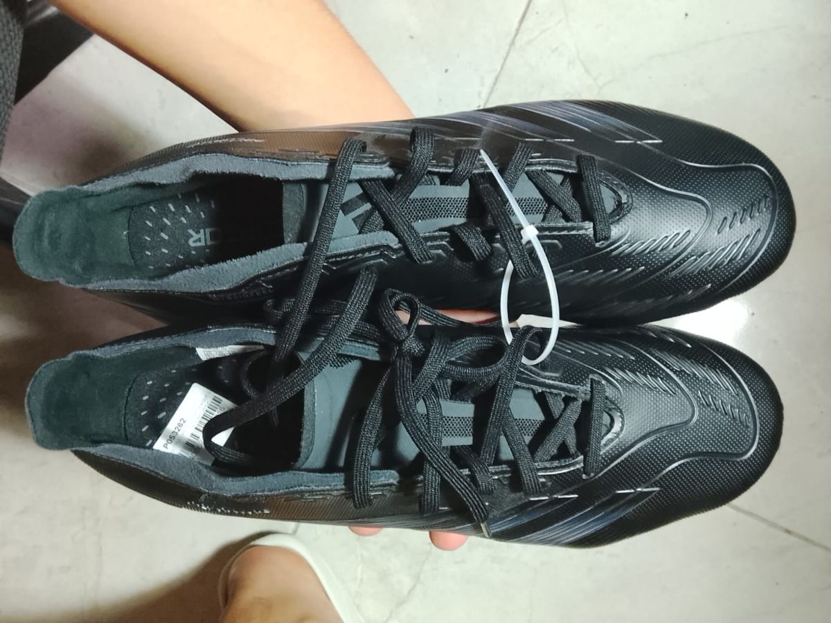 Adidas shoes black size 44 2/3 - Image 4