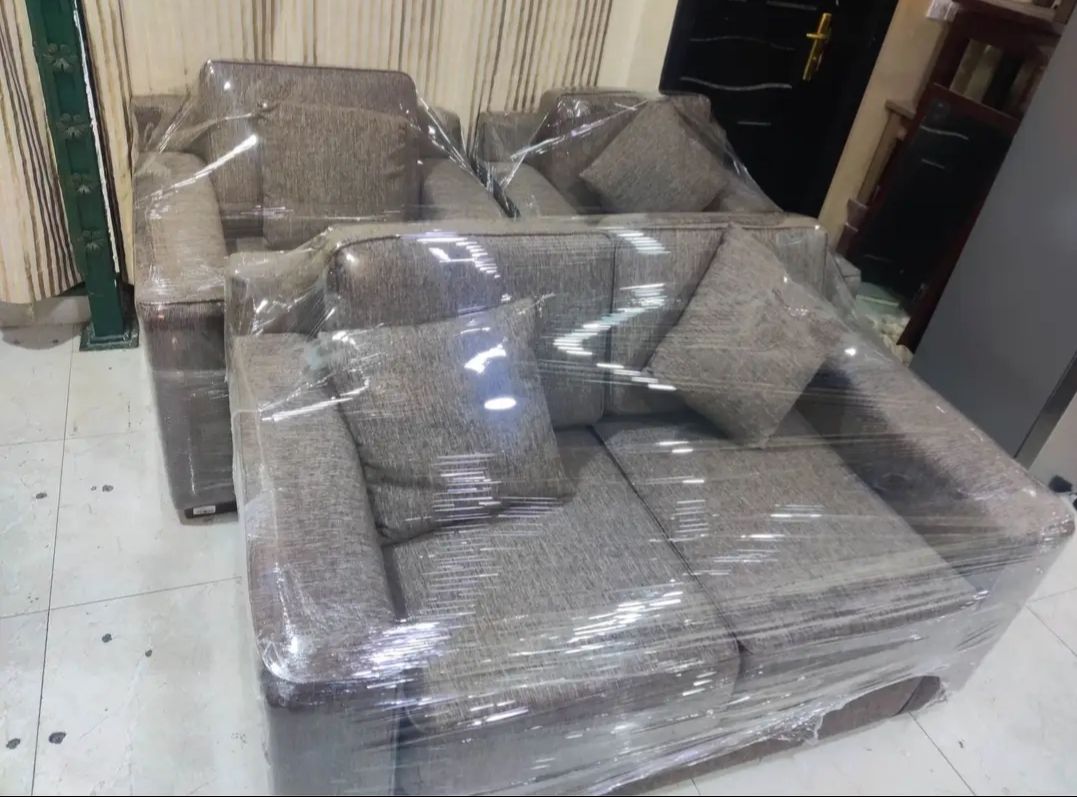 Qatar Airways furniture - Image 7
