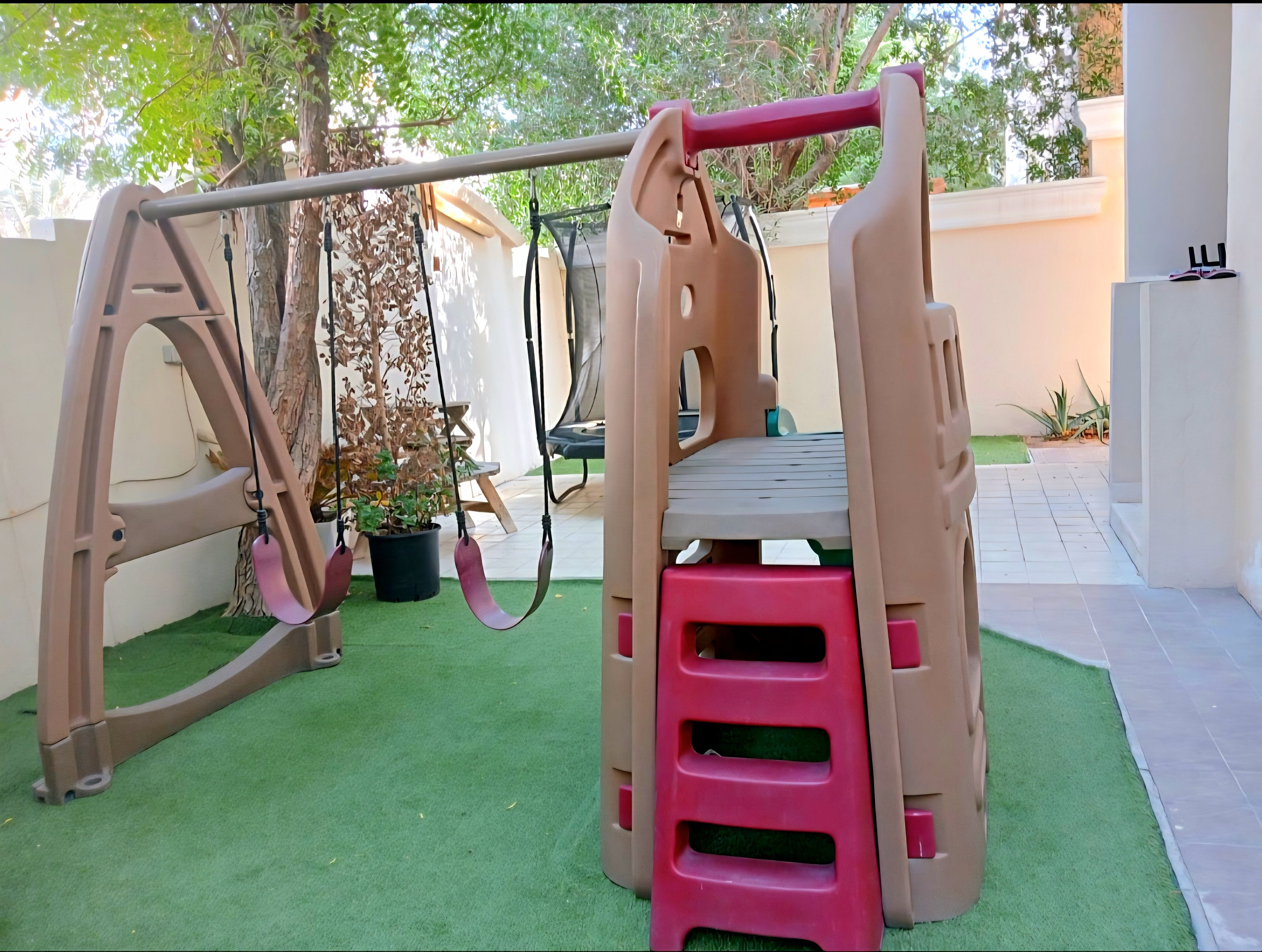 Little Tikes swing slide set - Image 2
