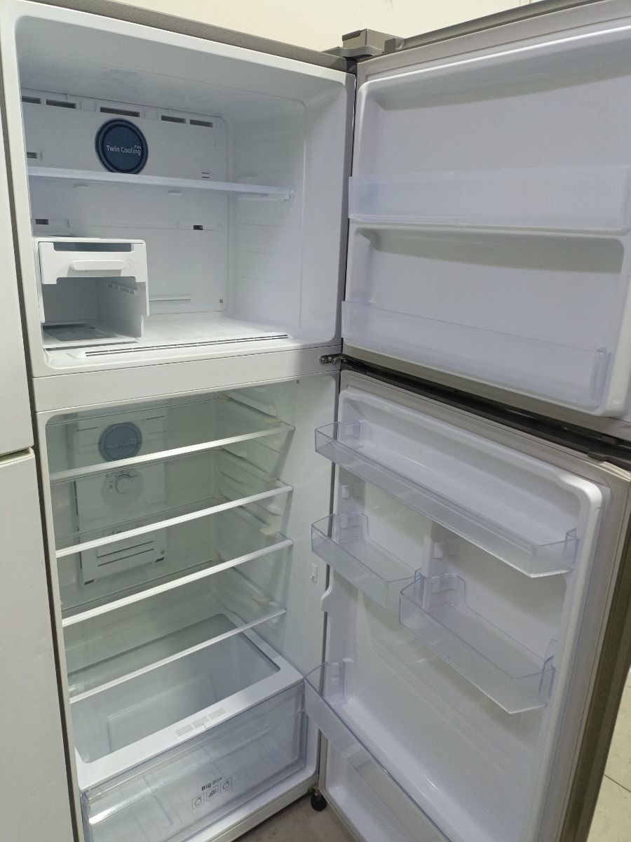 Samsumg refrigerator - Image 2