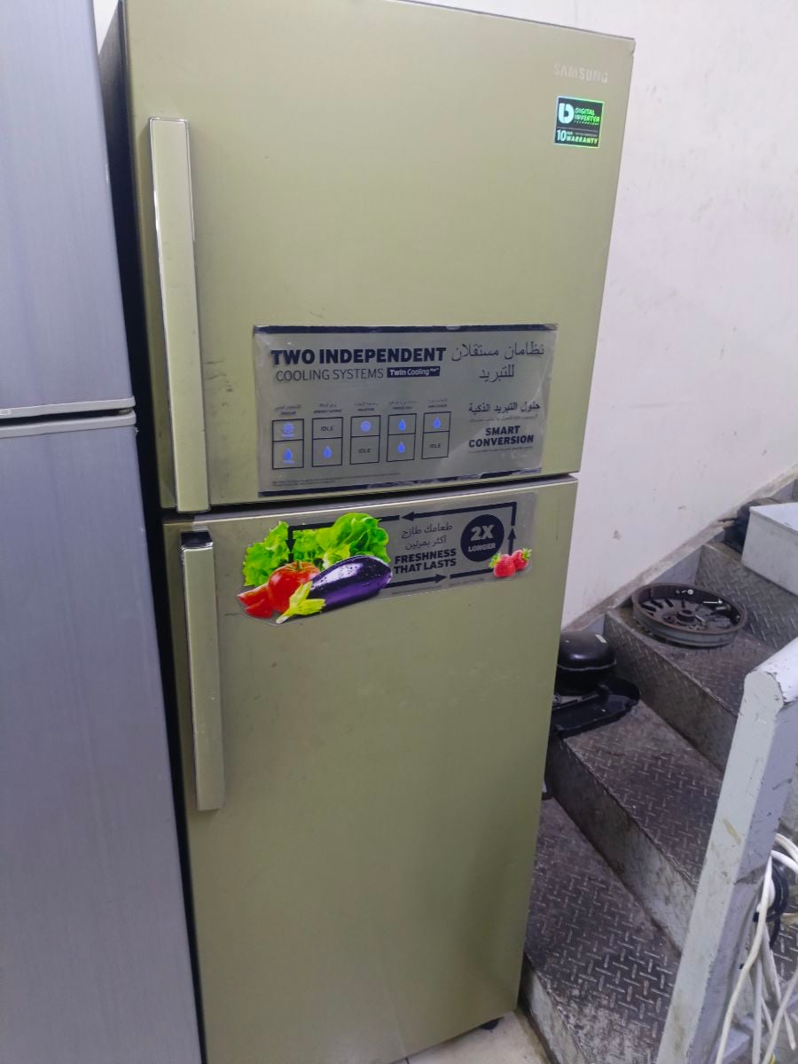 Samsumg refrigerator - Image 1