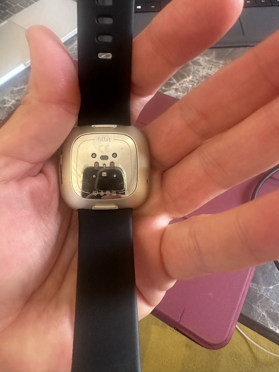 Fitbit smartwatch - Image 4