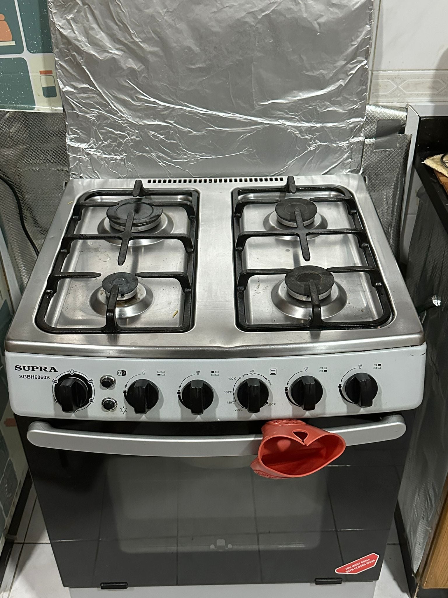 ثلاجة وفرن غاز منزلي بحالة ممتازة | LG Refrigerator & Supra Gas Oven - Image 2