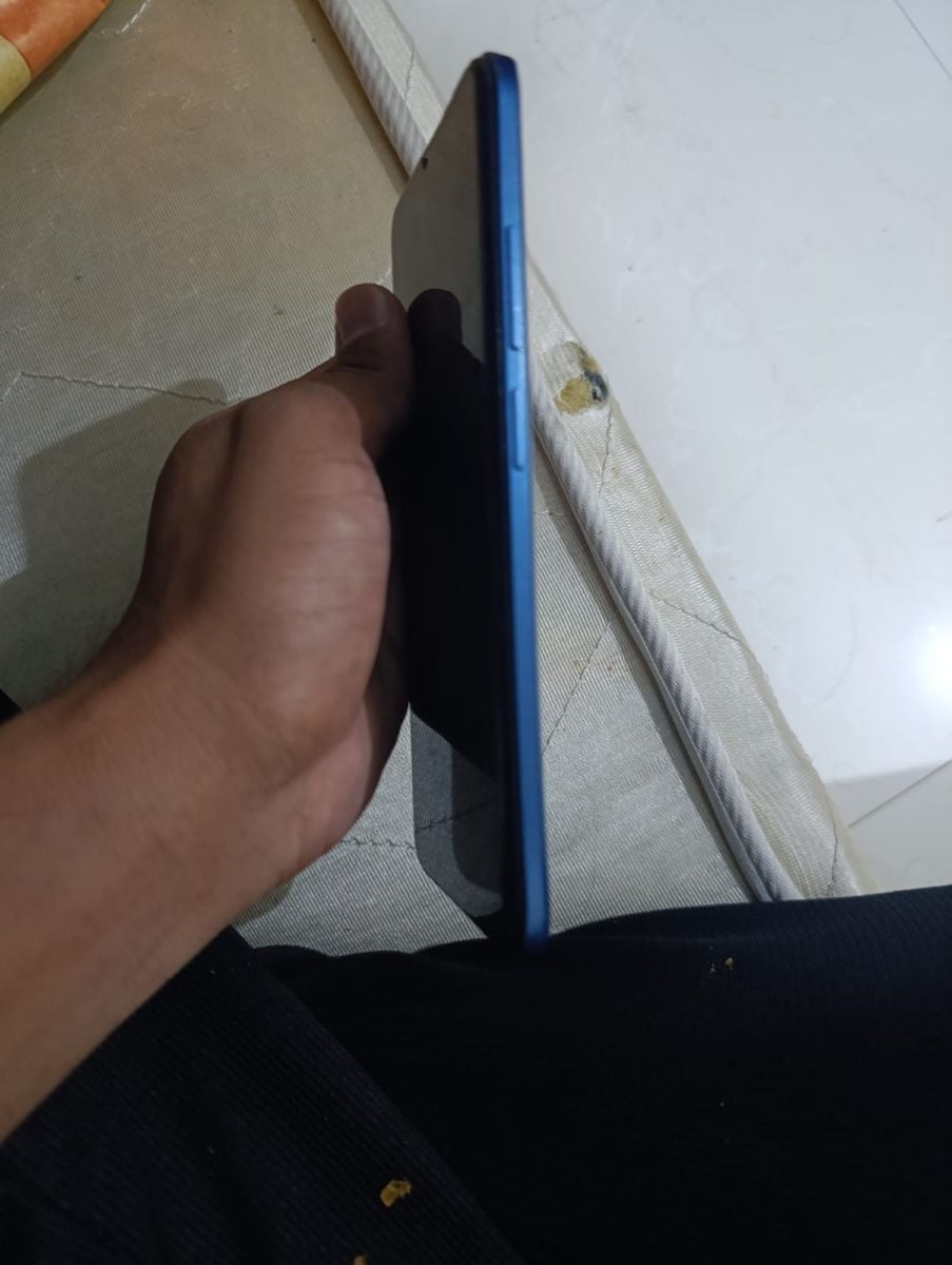 RedMi 12c Sealed set one hand use only - Image 3
