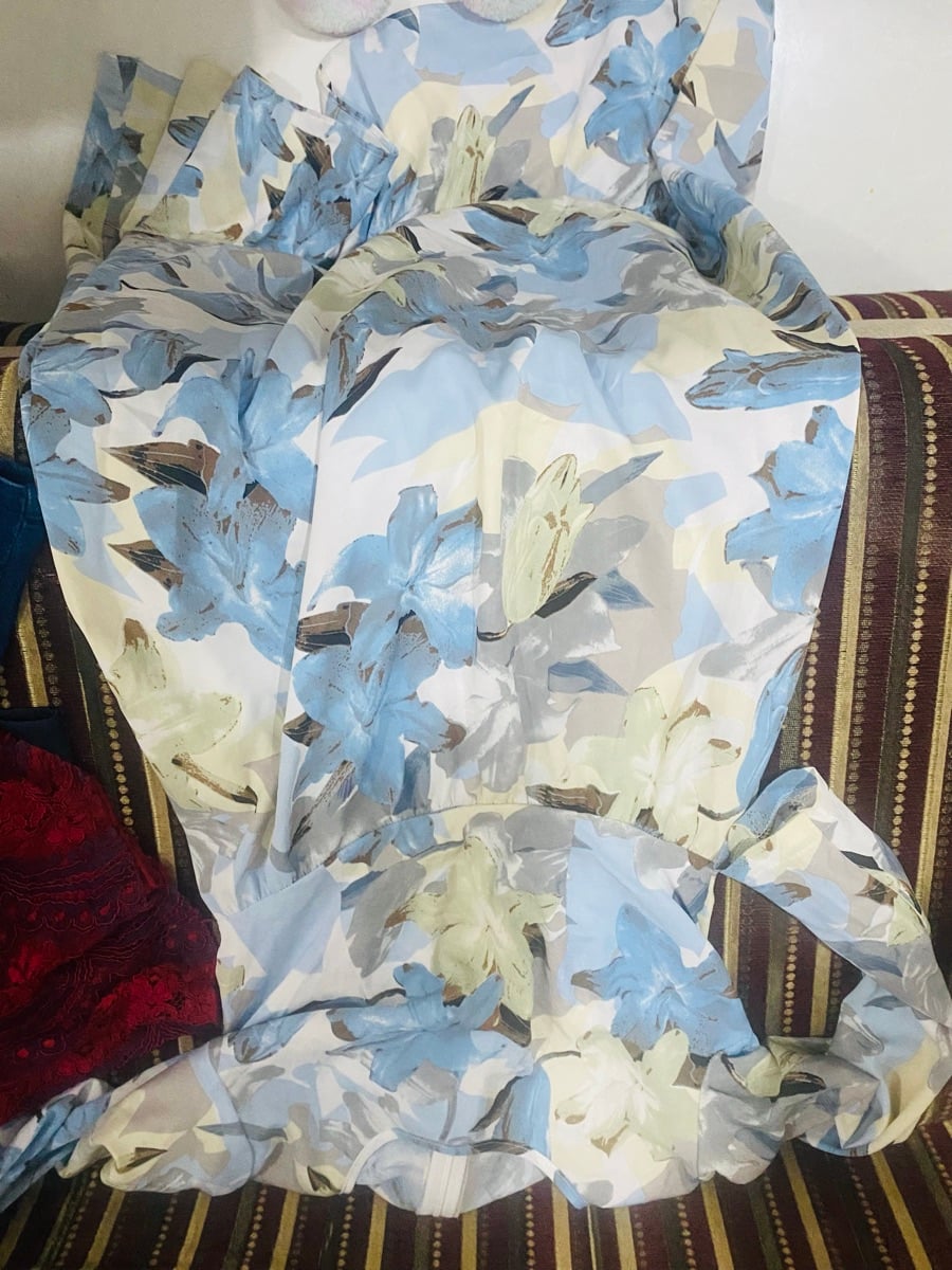 7 dresses for sale - Image 1