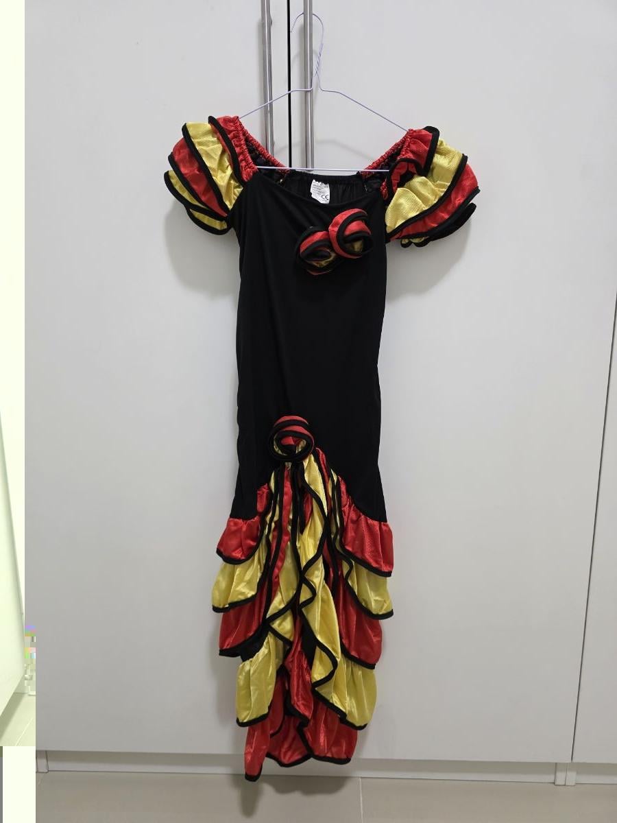 Spanish dress - Image 1