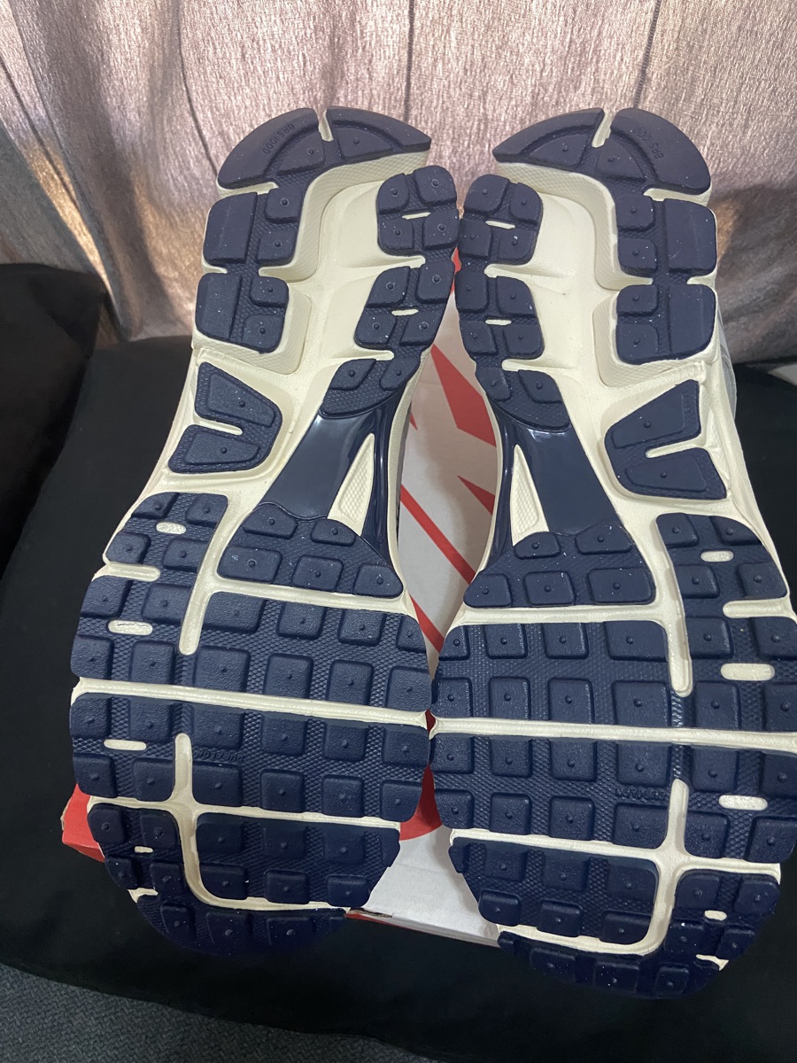Nike Zoom Vomero 5 - Image 3
