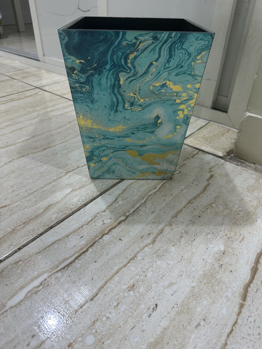 Tissue box and dustbin - Image 3