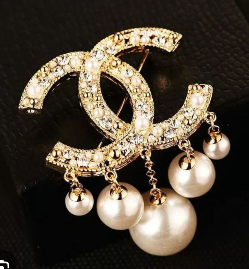 Brooches - Image 1