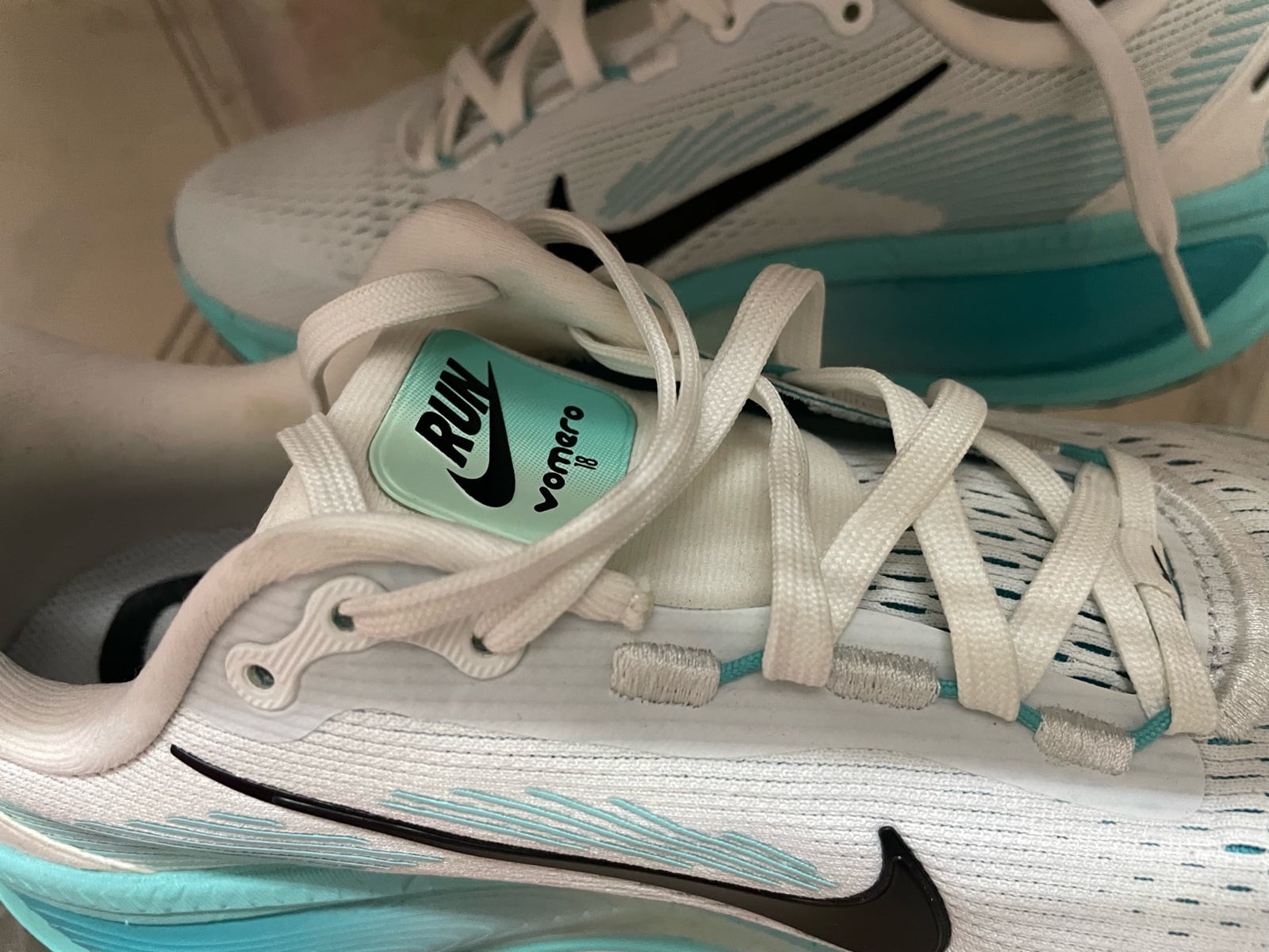 Nike Vomero 18 (teal) - Image 1