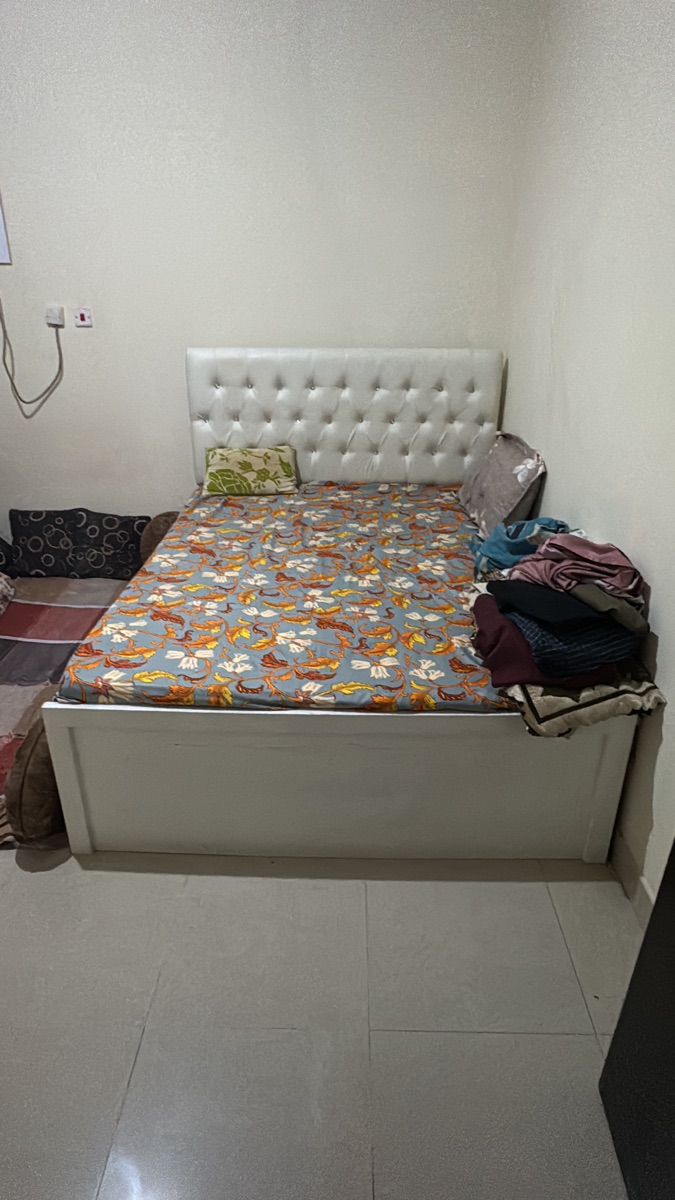 Bedroom set - Image 5
