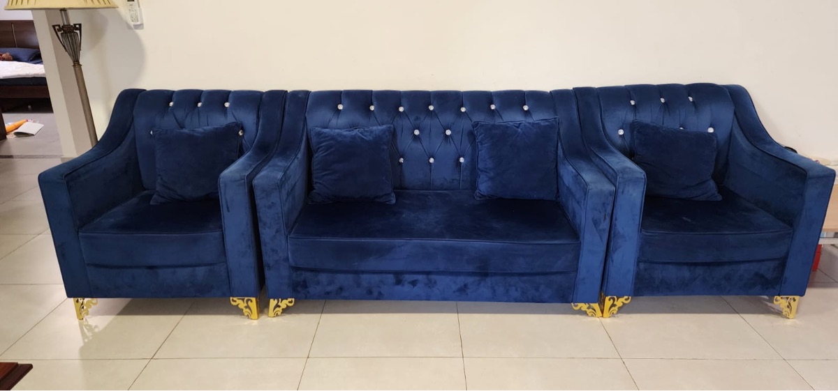 Beautiful 8 seater sofa set for sale - Image 1