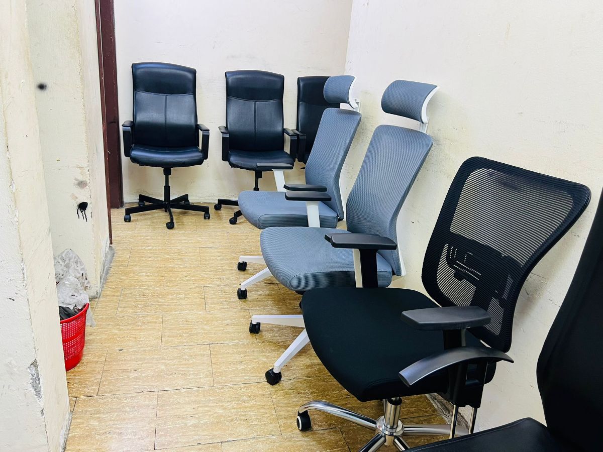 Used office furniture buy sell in Qatar 55157083 - Image 19