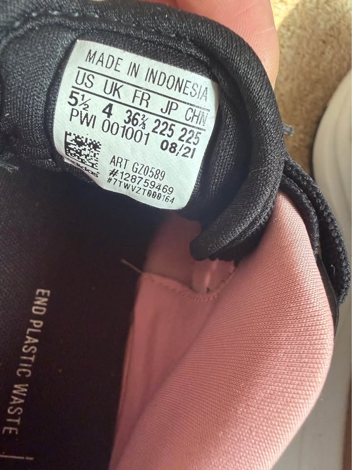 Adidas Shoe - Image 3