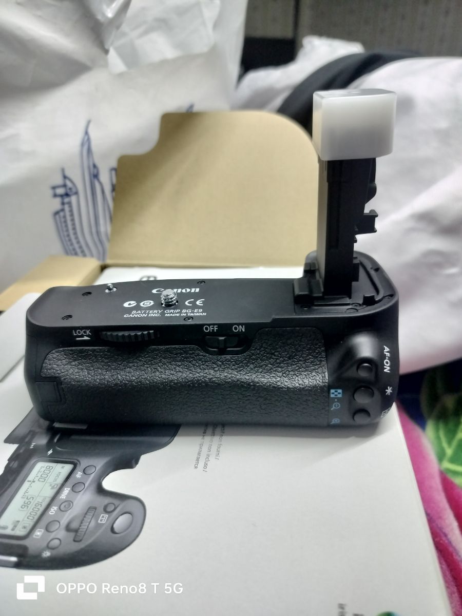 Canon battery grip for sell new brand - Image 3
