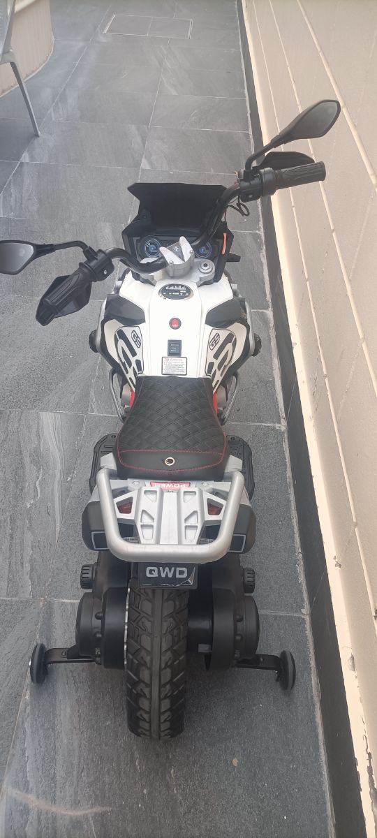 Kids battery bike - Image 1