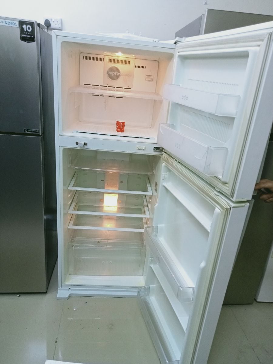 LG refrigerator for sale - Image 2