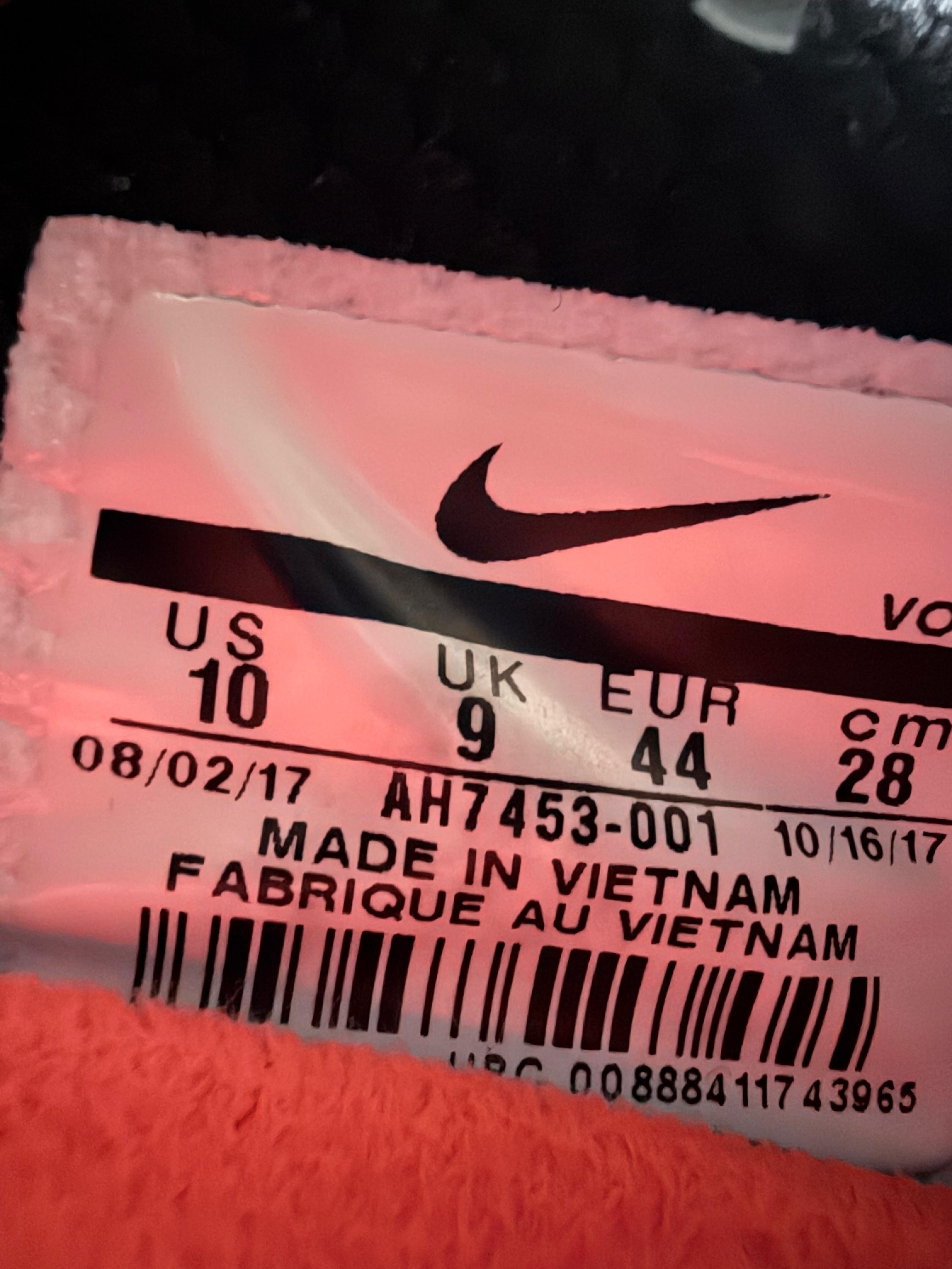 FOR SALE: New Black Nike Shoes - Image 6
