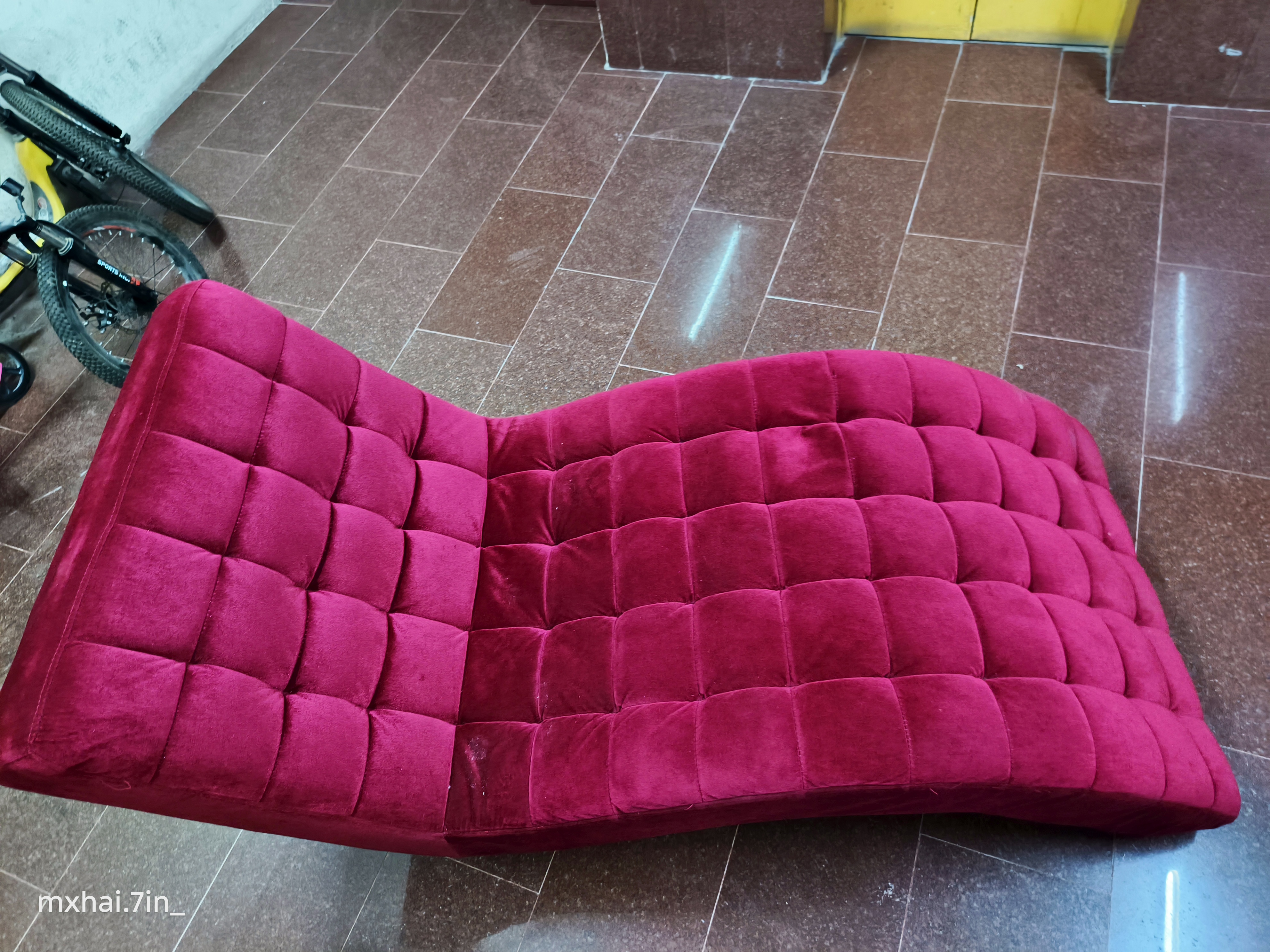 Red couch for sale - Image 2