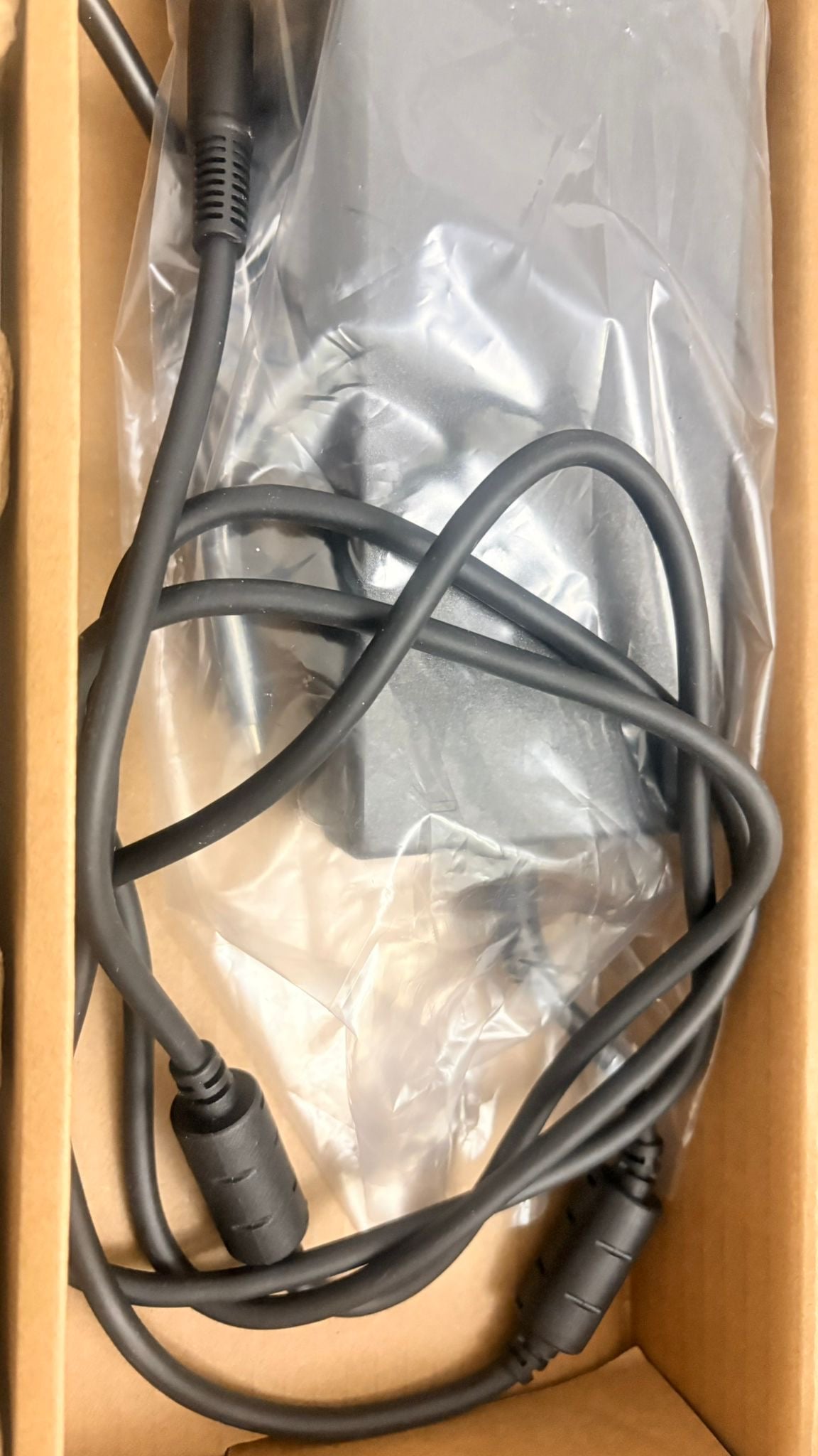 Brand new Dell WD19s docking station suitable for type C laptops - Image 2