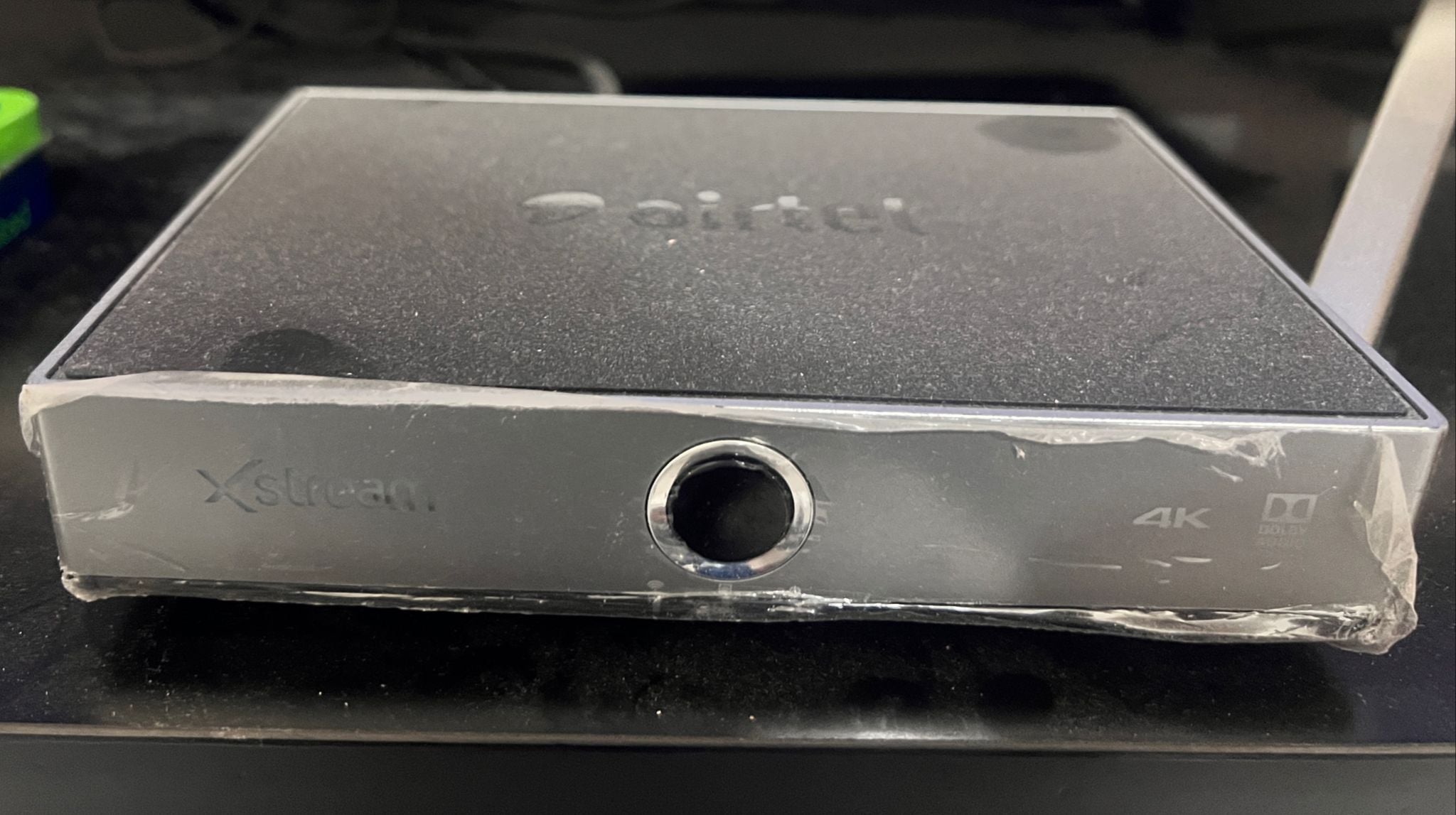 AIRTEL XTREAM 4K DOLBY ATMOS RECEIVER WITH BIG DISH & CABLE IN PERFECT CONDITION - Image 4