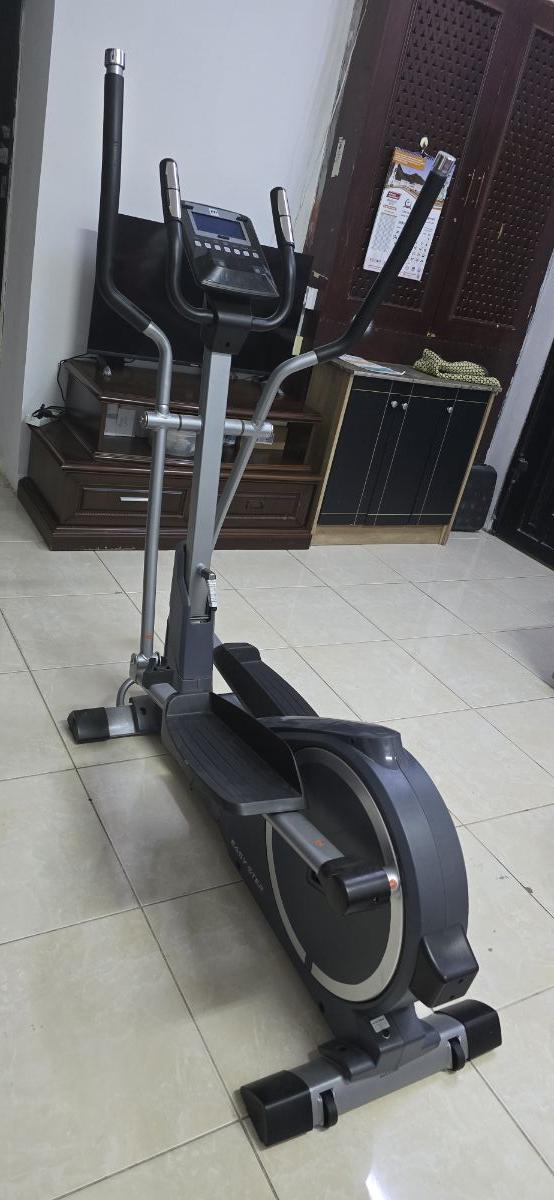 ELLIPTICAL CROSS TRAINER - Image 2