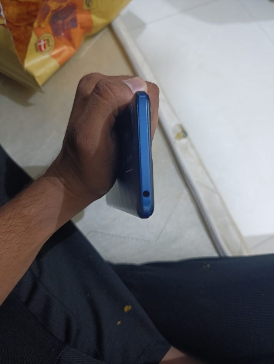 RedMi 12c Sealed set one hand use only - Image 5