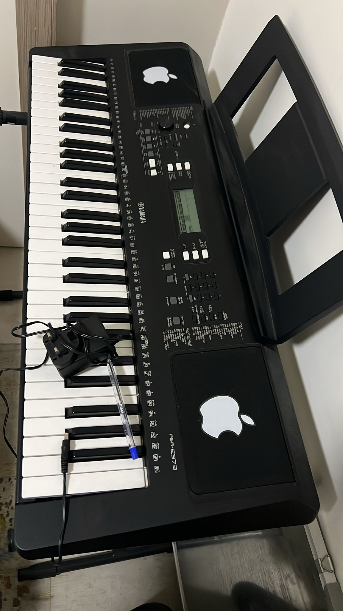 Yamaha PSR-E373 Keyboard - Image 2