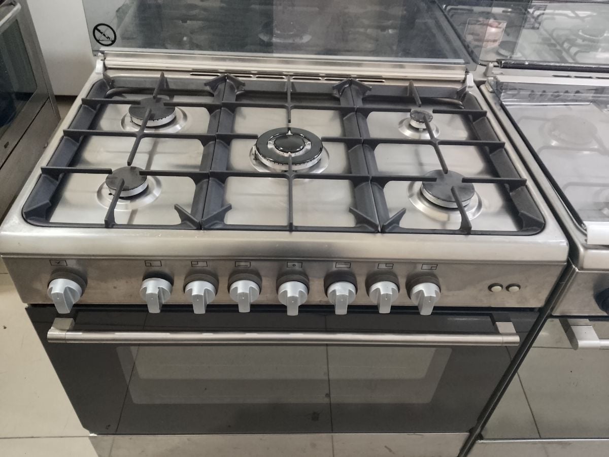 Gas stove for sale 90*60 made in Italy - Image 3