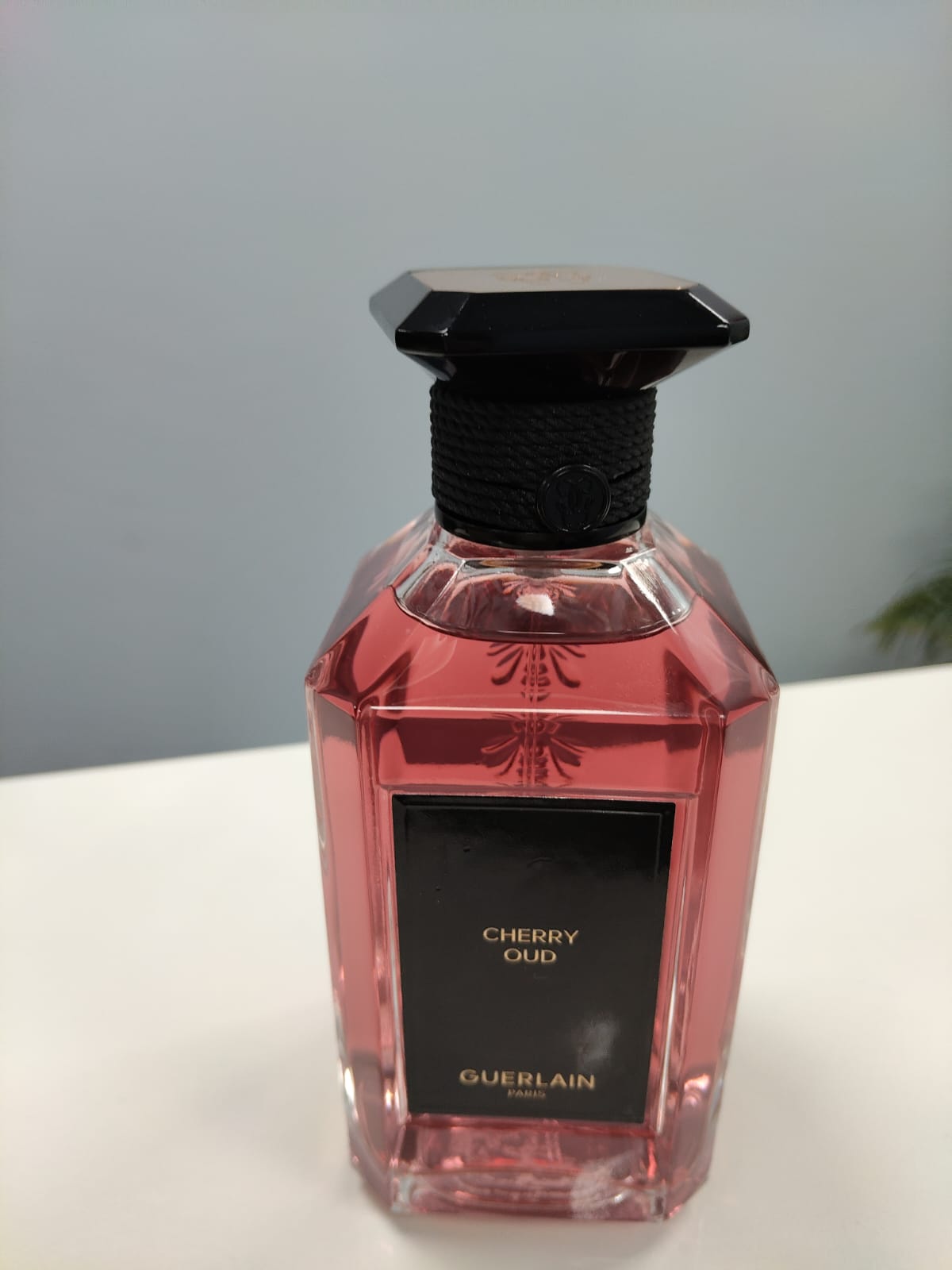 CHERRY OUD -GUERLAIN 200ML - Image 1