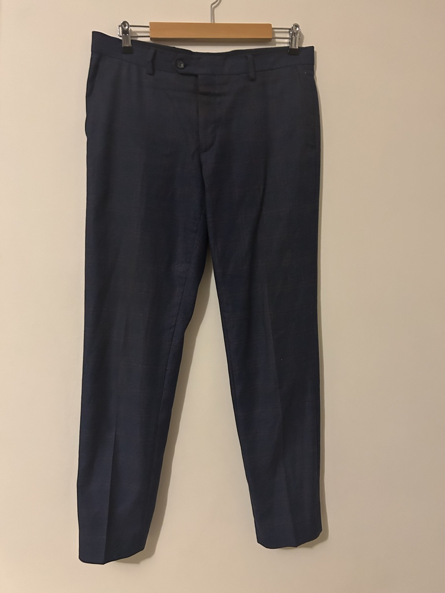 Men’s Suit - Medium (3 free ties) - Image 3