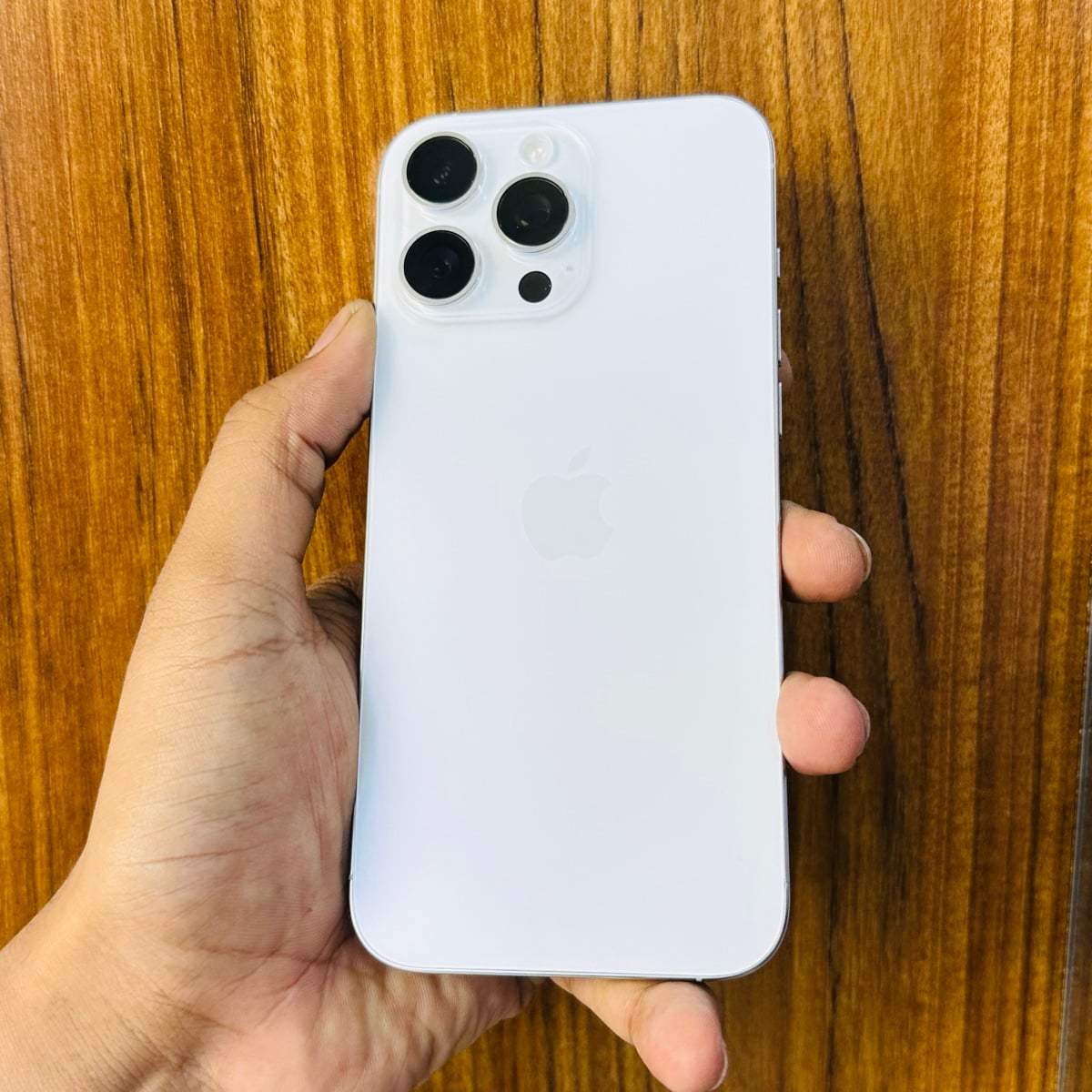 16promax white titanium 256gb - Image 2