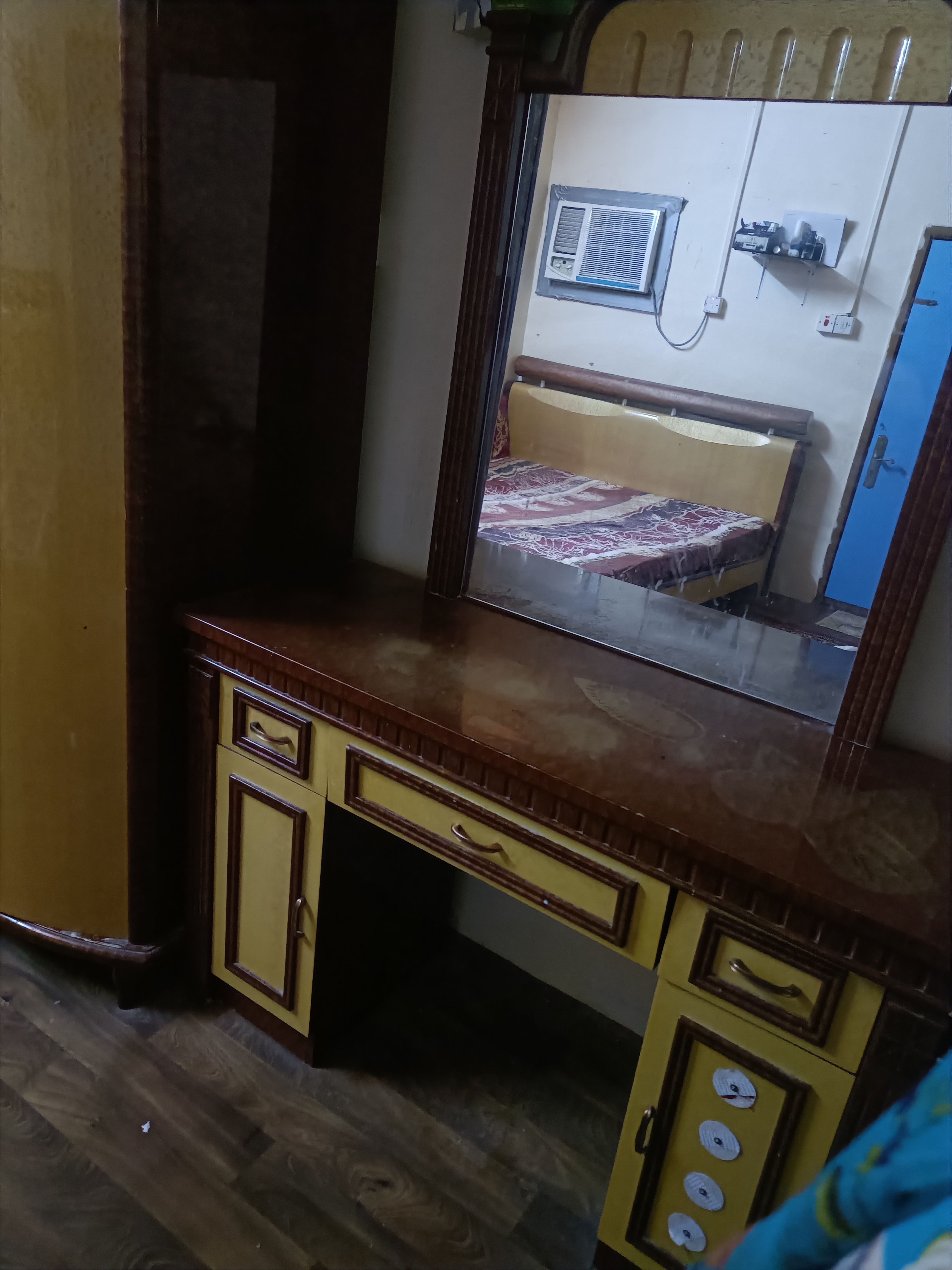 Selling used furniture  - Image 2