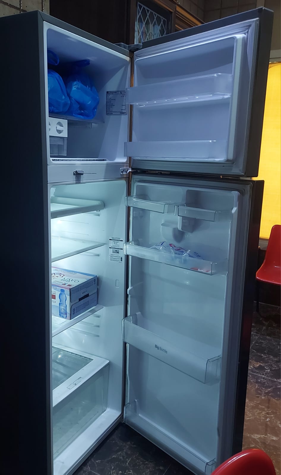 LG Double Door Fridge, 420 L, Urgent Sale, QAR 950/- (Actual Price 1699/-) - Image 3
