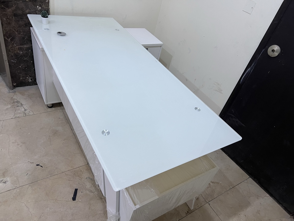 Round meeting glass table and office - Image 9