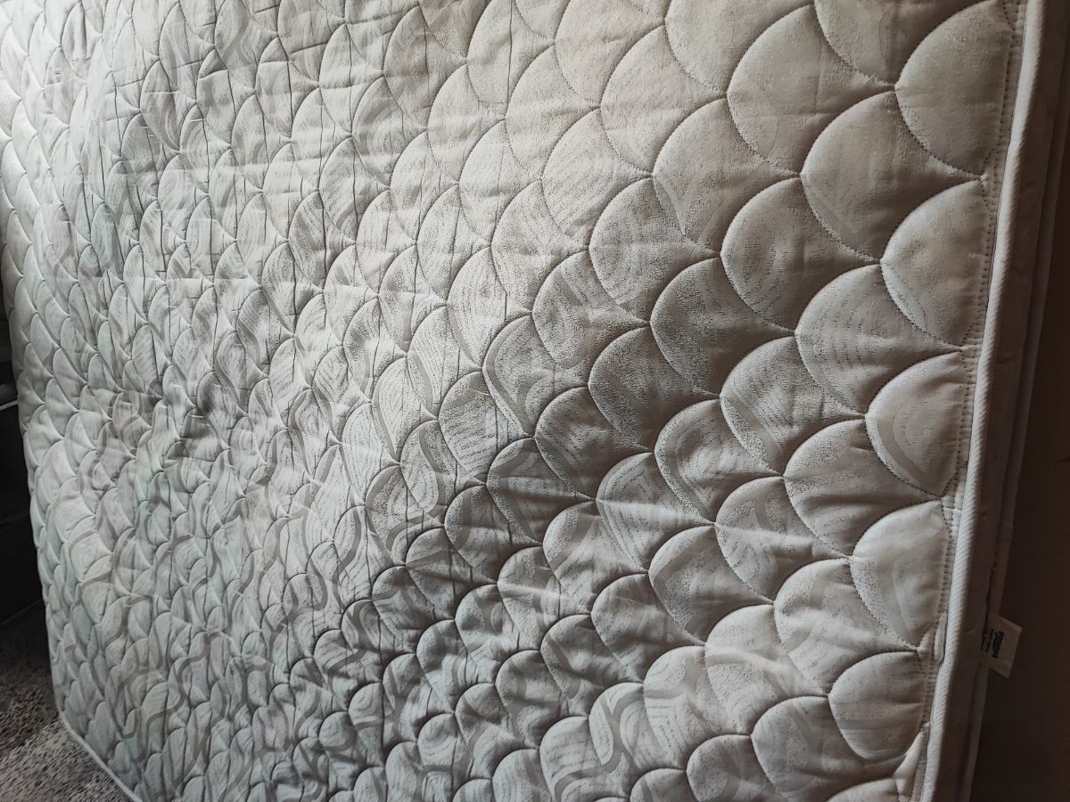 Selling a King Size Spring Mattress - Image 1