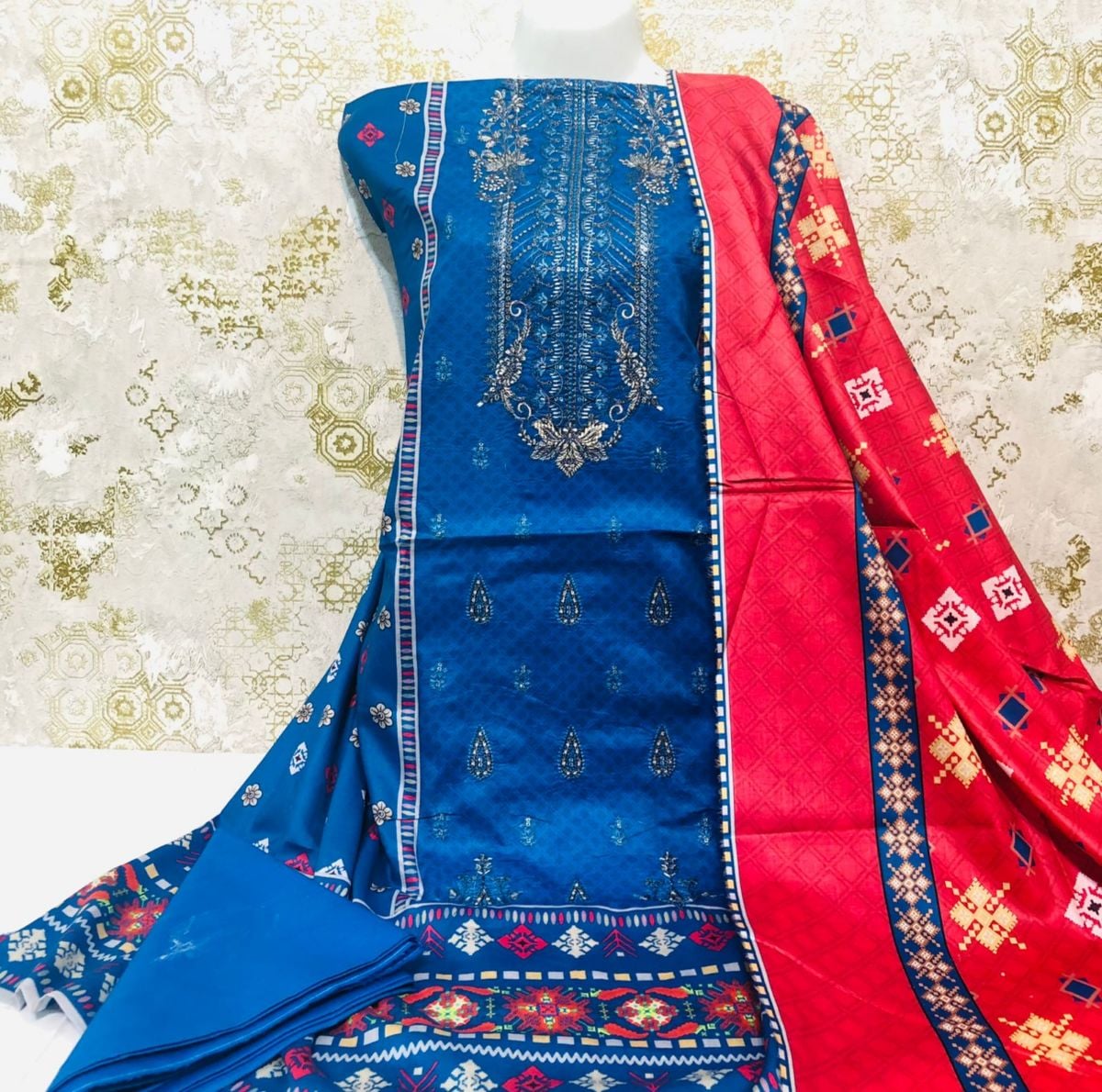 Lawn Branded Collection Outfit - Image 1