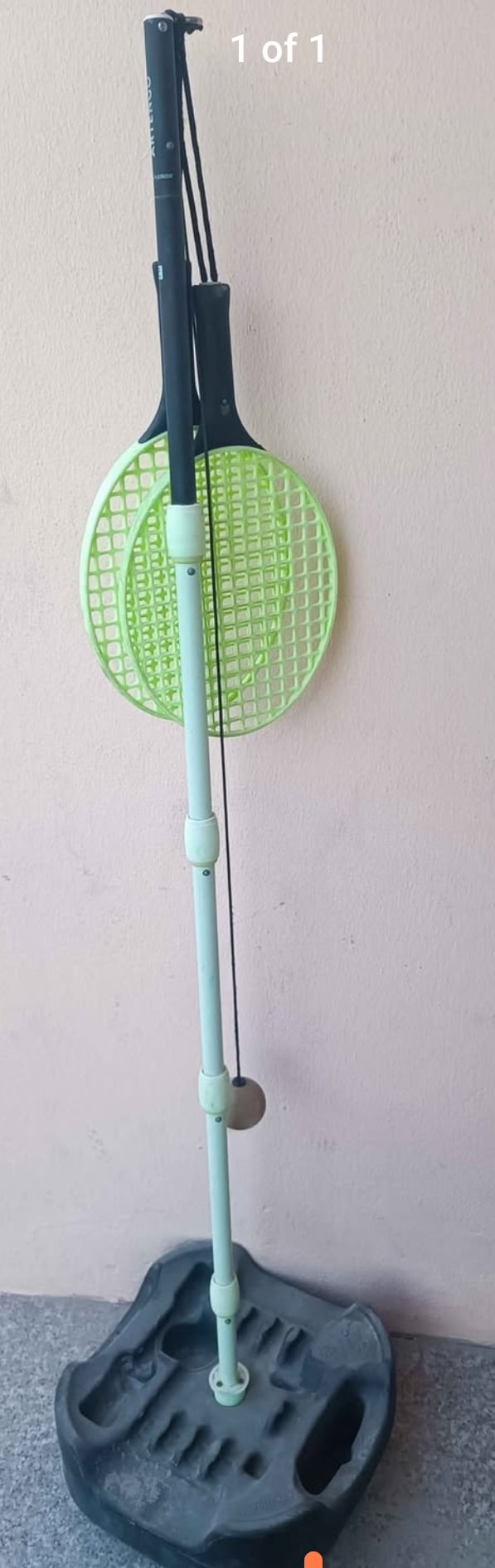 Tennis stand with two pallets and attached ball - Image 1
