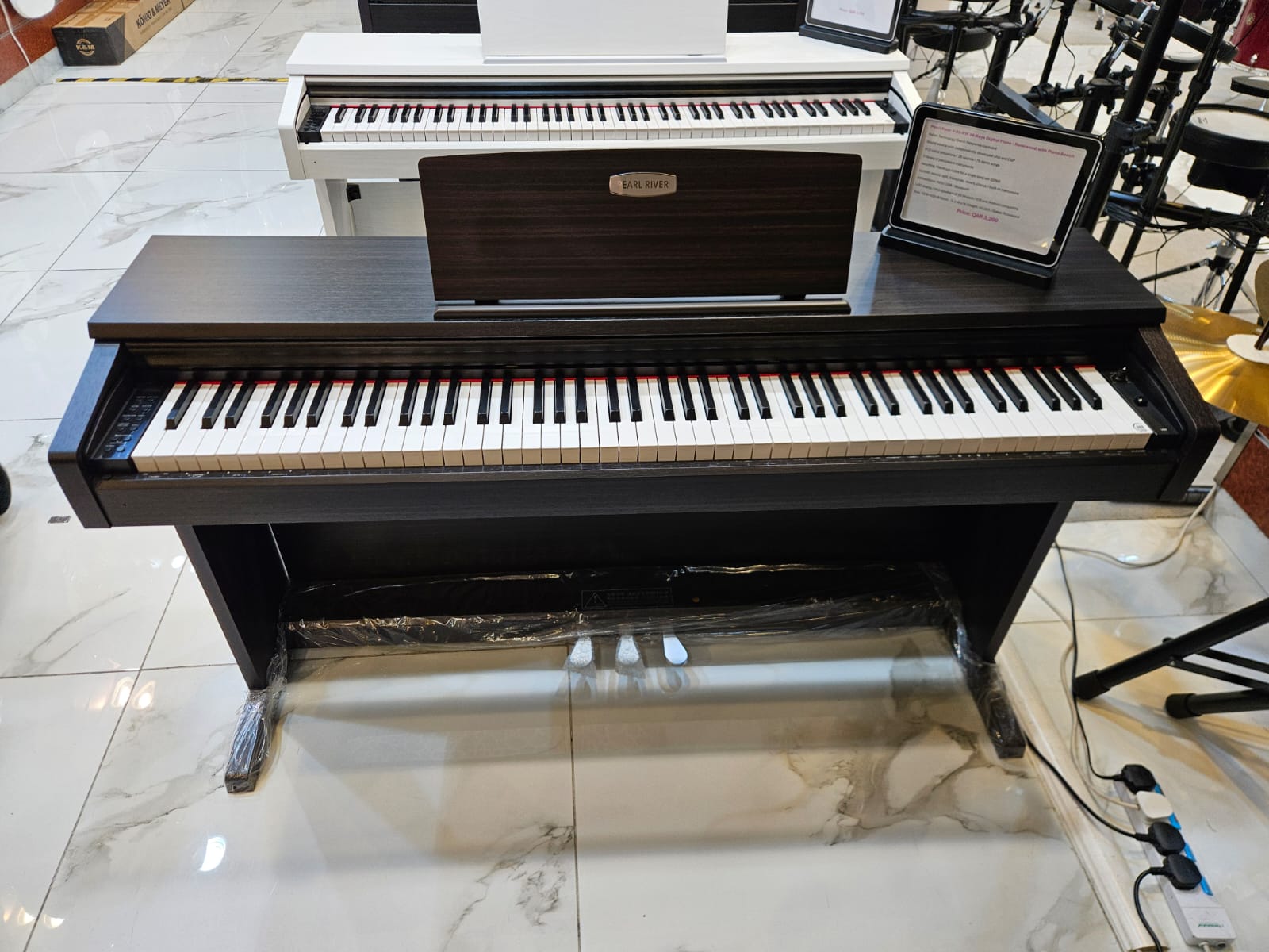 piano - Image 1