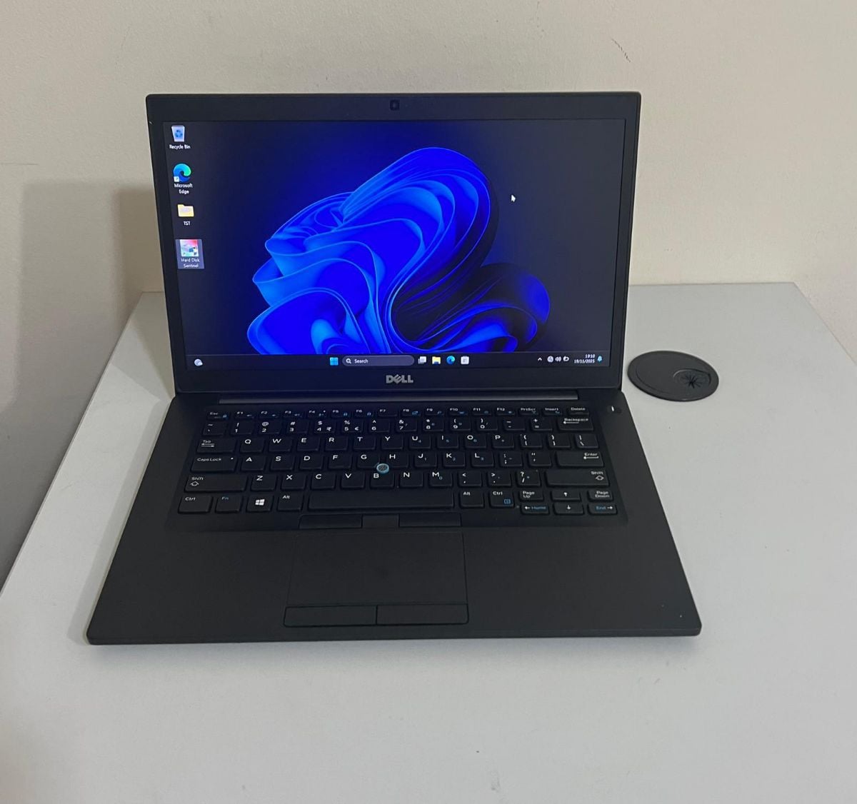 Dell core i5 Laptop with 8 GB ram and256 gb ssd - Image 1