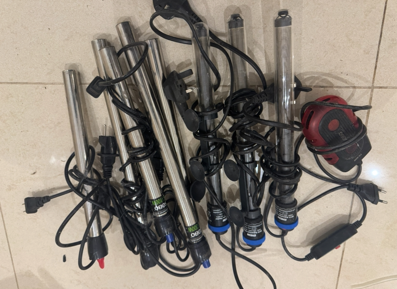 Aquarium and accessories for sale - Image 3