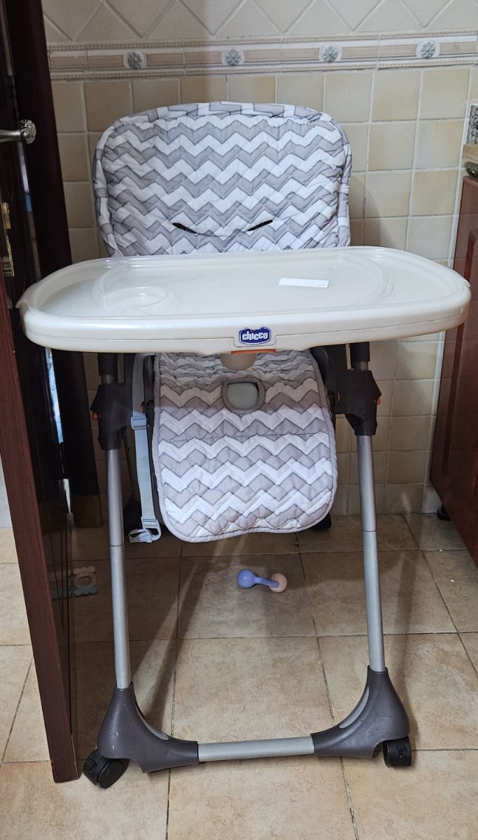 Chicco Baby Chair and table - Image 1