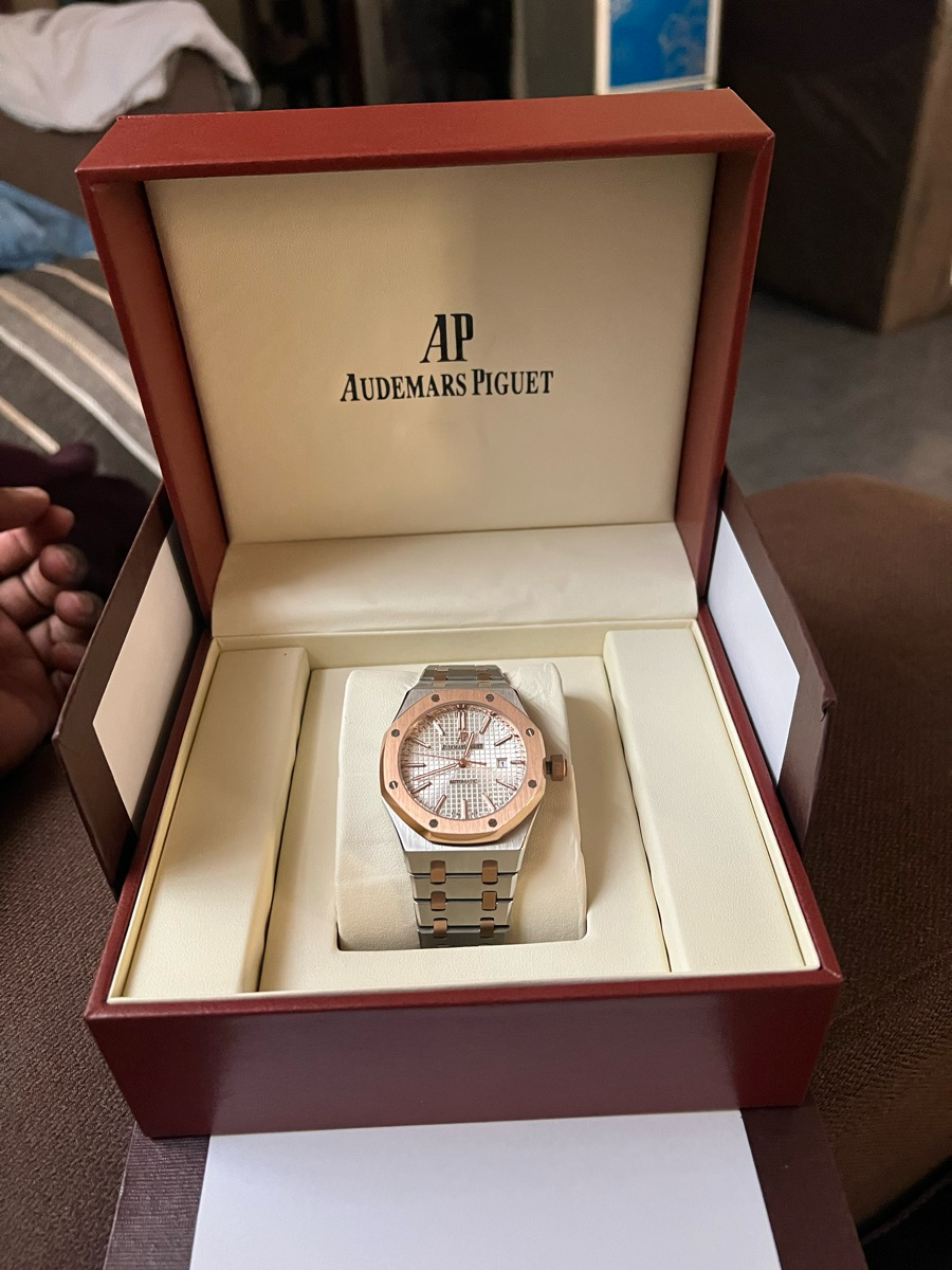 Audemars Piguet AP Royal Oak - Image 3
