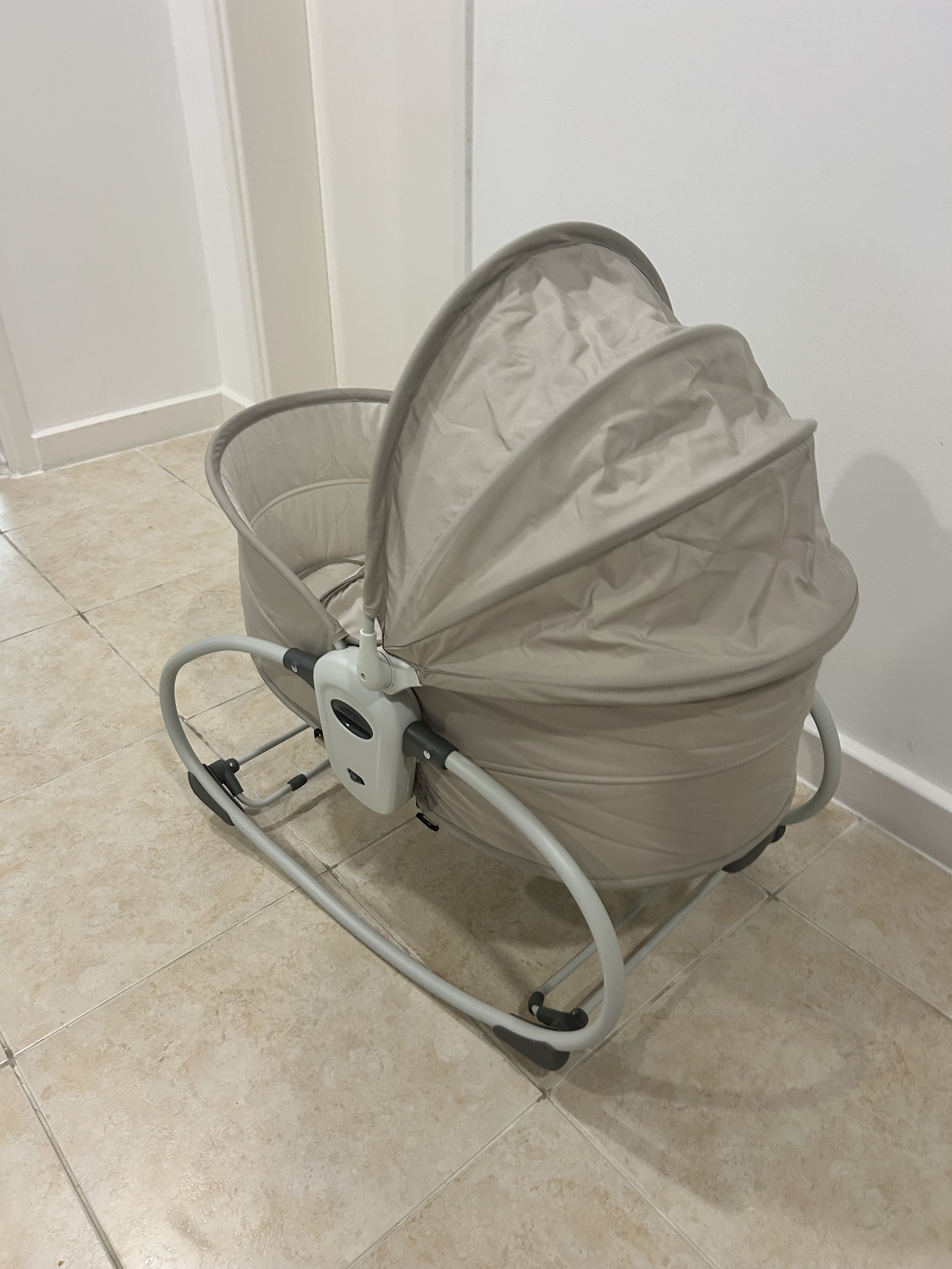 Juniors baby rocker - Image 3
