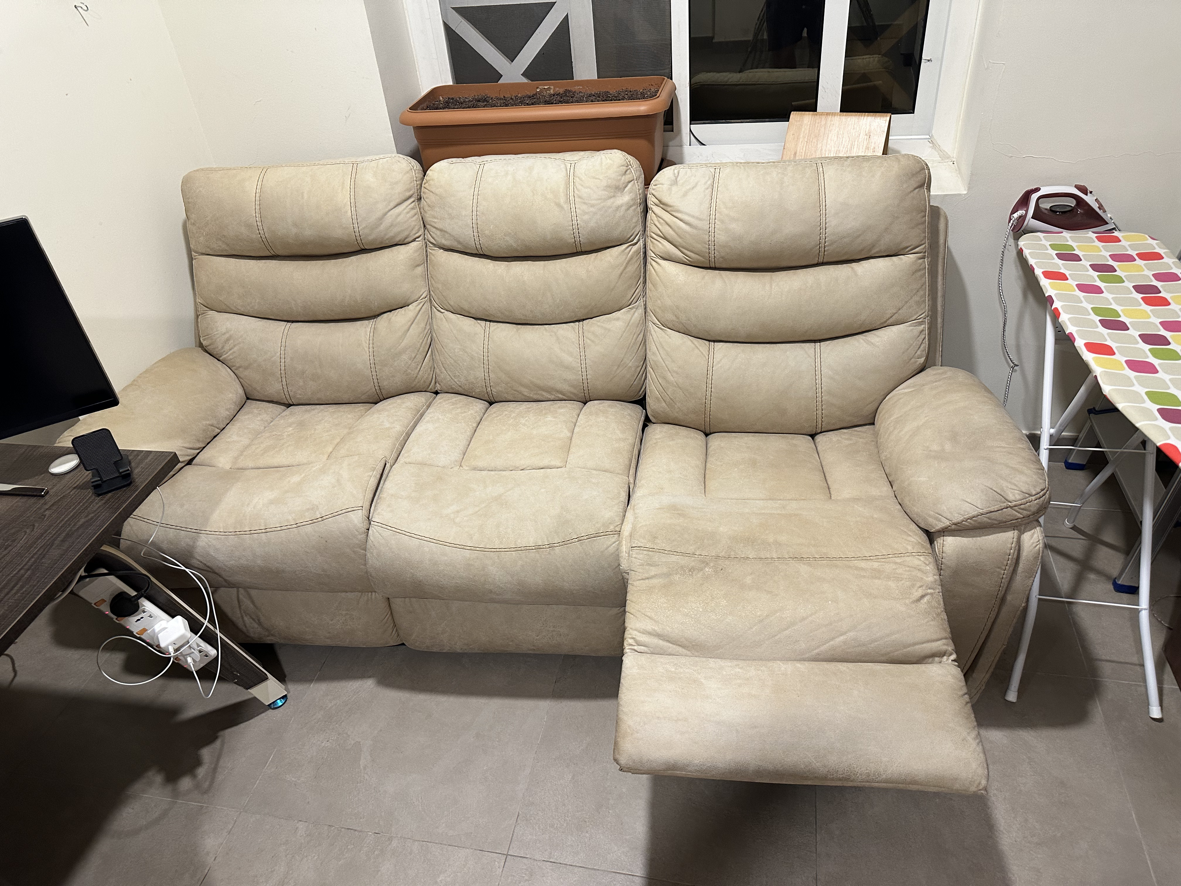 Beige 3-Seater Recliner Sofa from Pan Emirates – 1000 QAR Only - Image 1