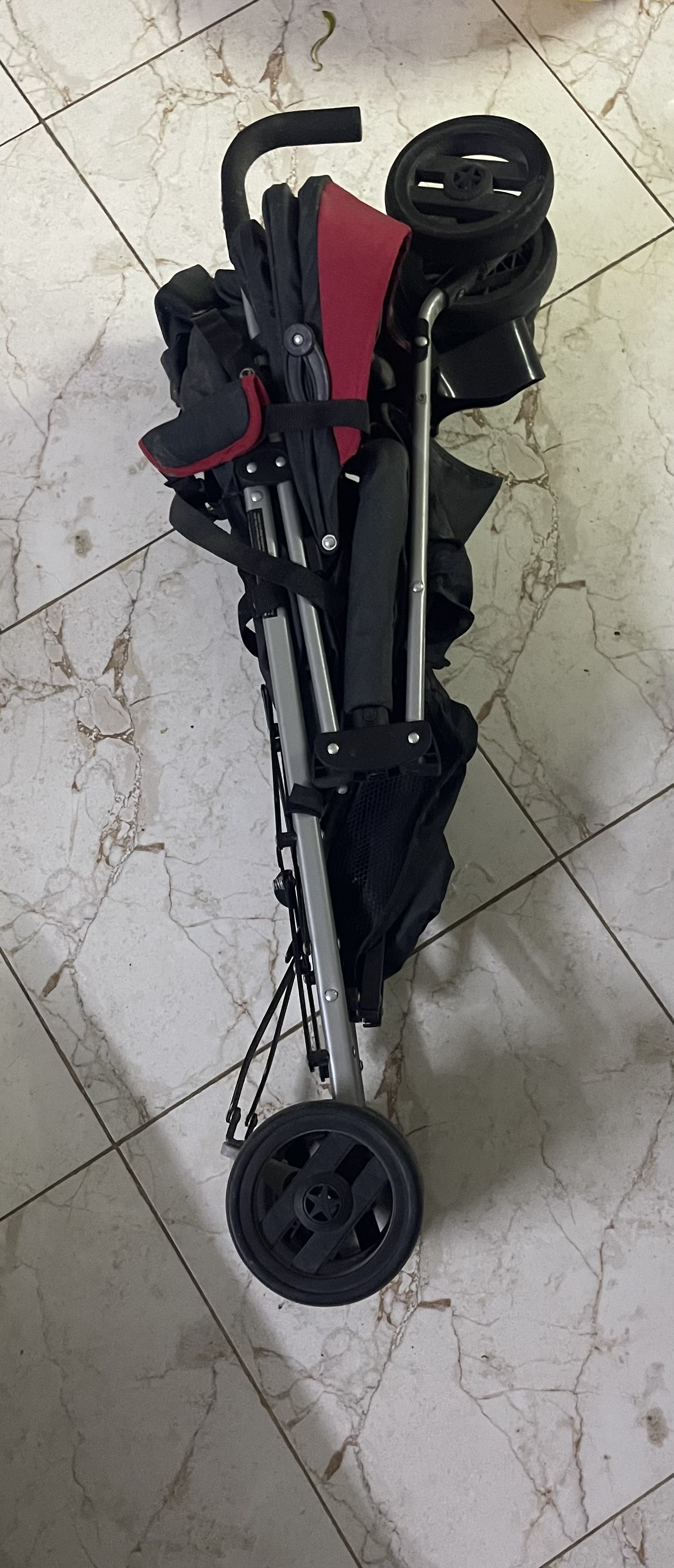 JUNIOR STROLLERS HIGH QUALITY SLIGHTLY USED FOR SALE !!!!!! QAR 199 - Image 3