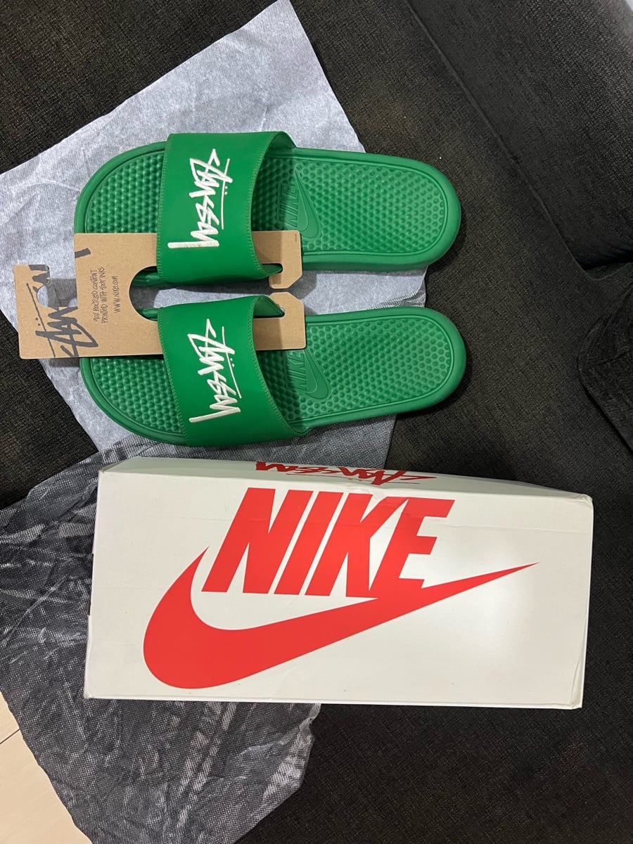 NIKE STUSSY SLIDE GREEN - Image 1