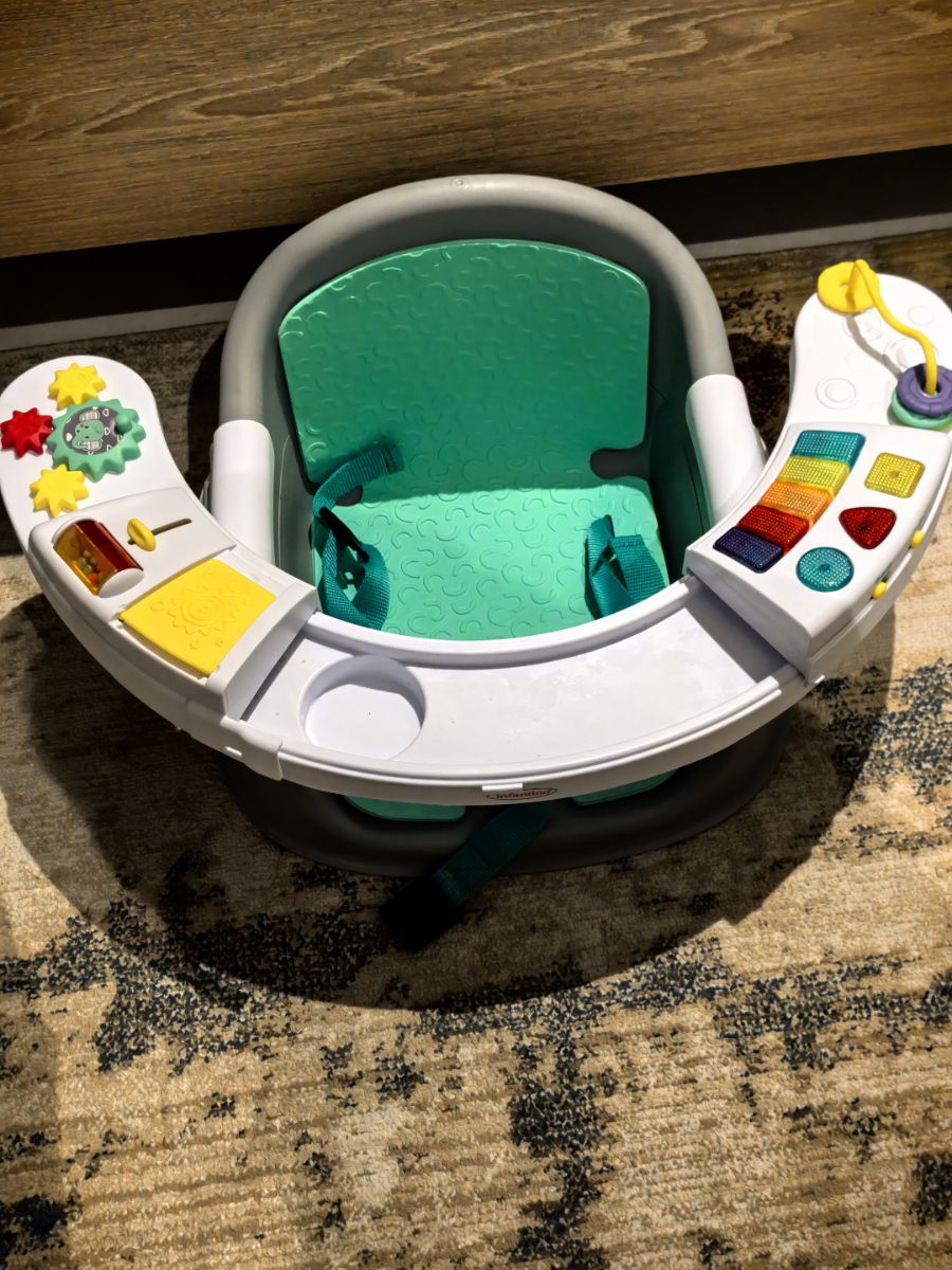 Infantino baby seat and music - Image 5