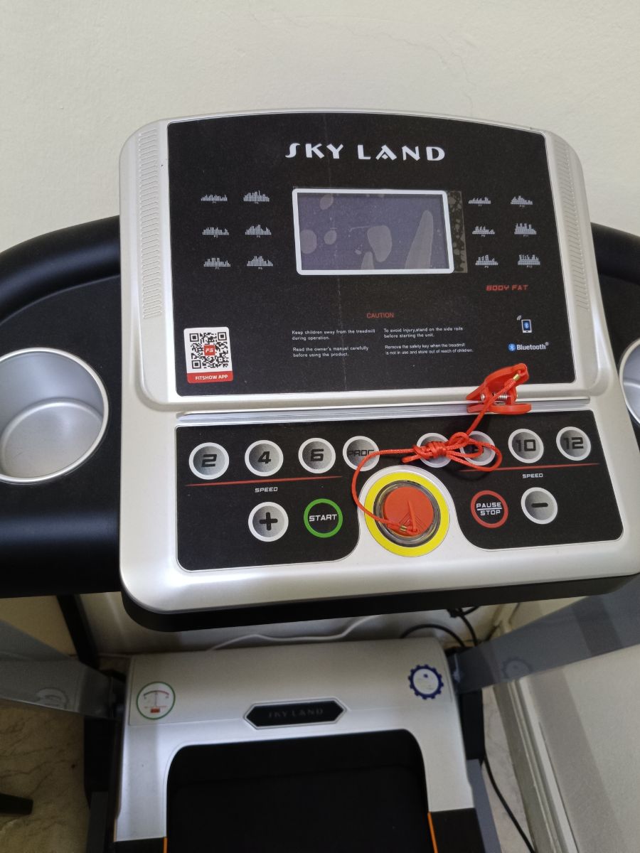Treadmill - Image 1