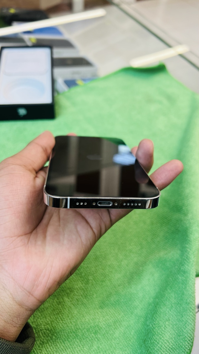 Iphone 12 pro - Image 2